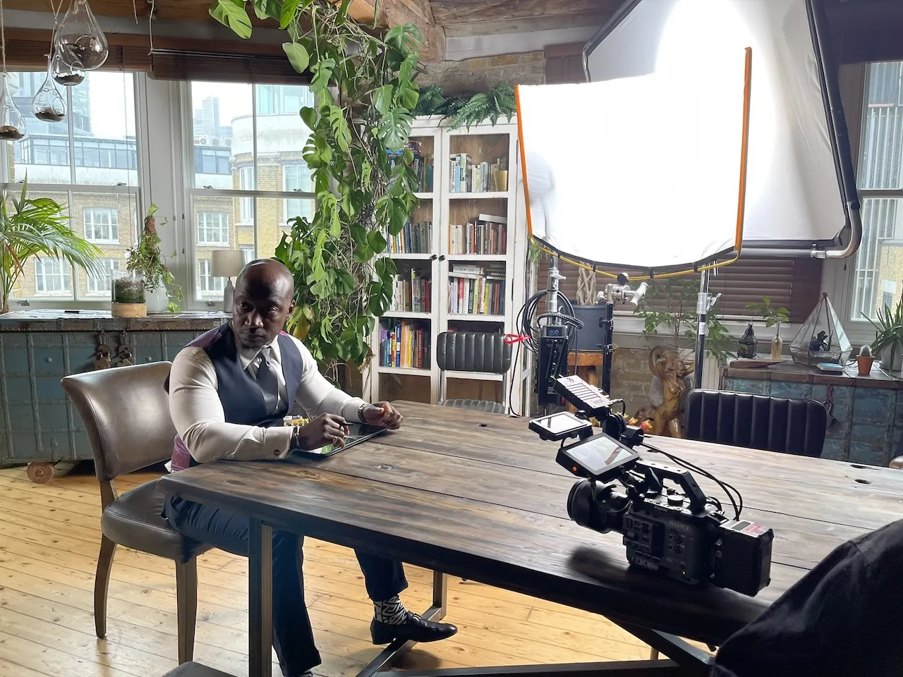 Jez Smith on set - behind the scenes 19
